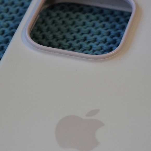 Official Apple 14 Pro Max Silicone Case - Pink - Good condition, Silicone - Picture 2 of 9